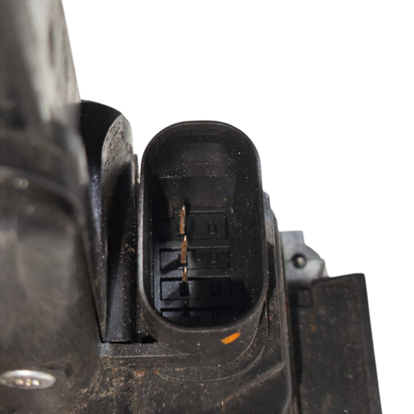 FECHADURA PORTA DIANTEIRA ESQUERDA MERCEDES C180 2015/2018 - Imagem 6