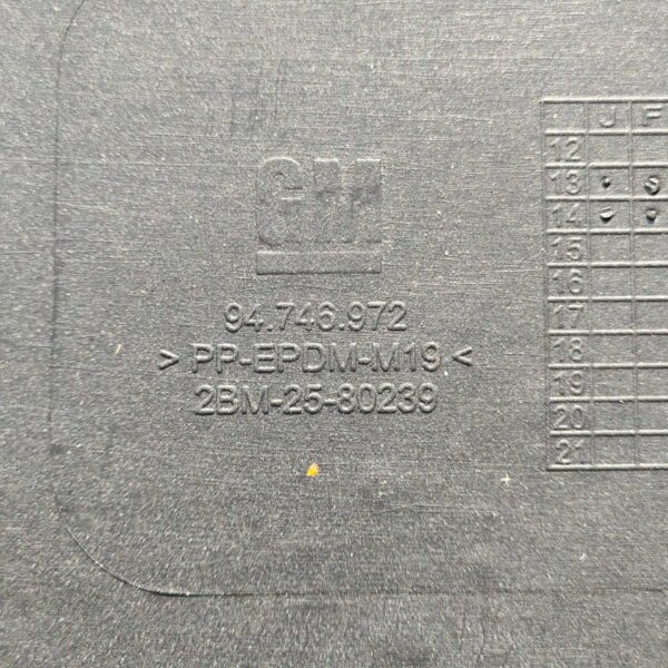 PARACHOQUE TRASEIRO 94746972 GM ONIX 2012 2013 2014 DETALHE - Imagem 6