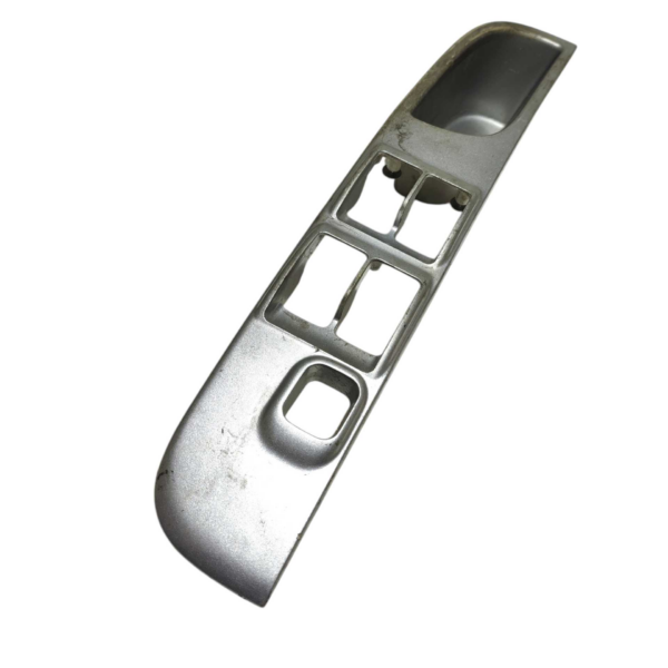 MOLDURA COMANDO VIDRO DIANT ESQ Mitsubishi L200 2013 A 2015 - Imagem 3