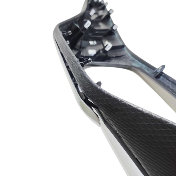 MOLDURA PAINEL Gm Tracker 1.2 TURBO 2021/2022 bcv50760 - Imagem 3