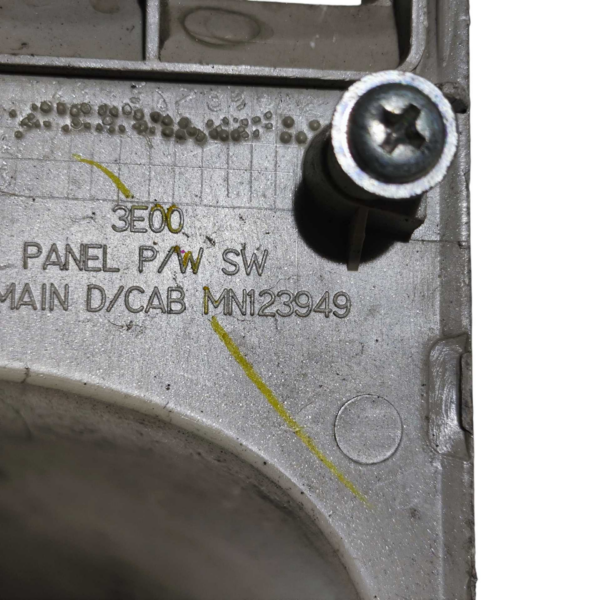 MOLDURA COMANDO VIDRO DIANT ESQ Mitsubishi L200 2013 A 2015 - Imagem 4