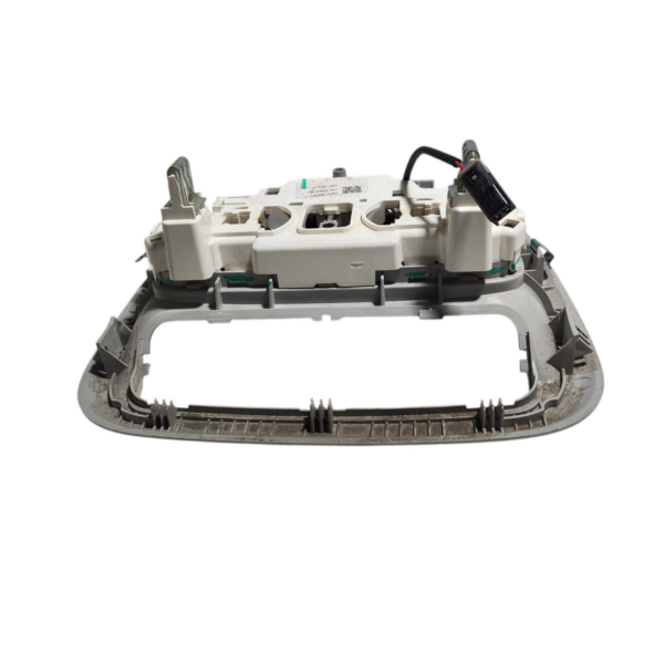 LUZ INTERNA CORTESIA TETO Gm Tracker 2020 A 2022 P26291057 - Imagem 6