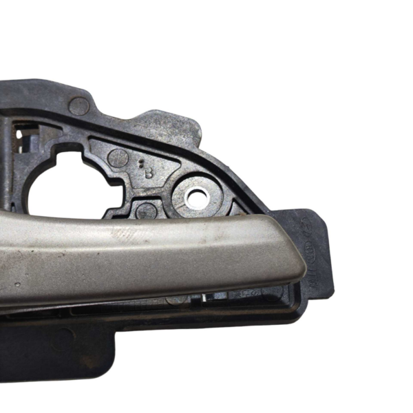 MAÇANETA INTERNA TRASEIRA ESQUERDA HYUNDAI IX35 2010 A 2015 - Imagem 3
